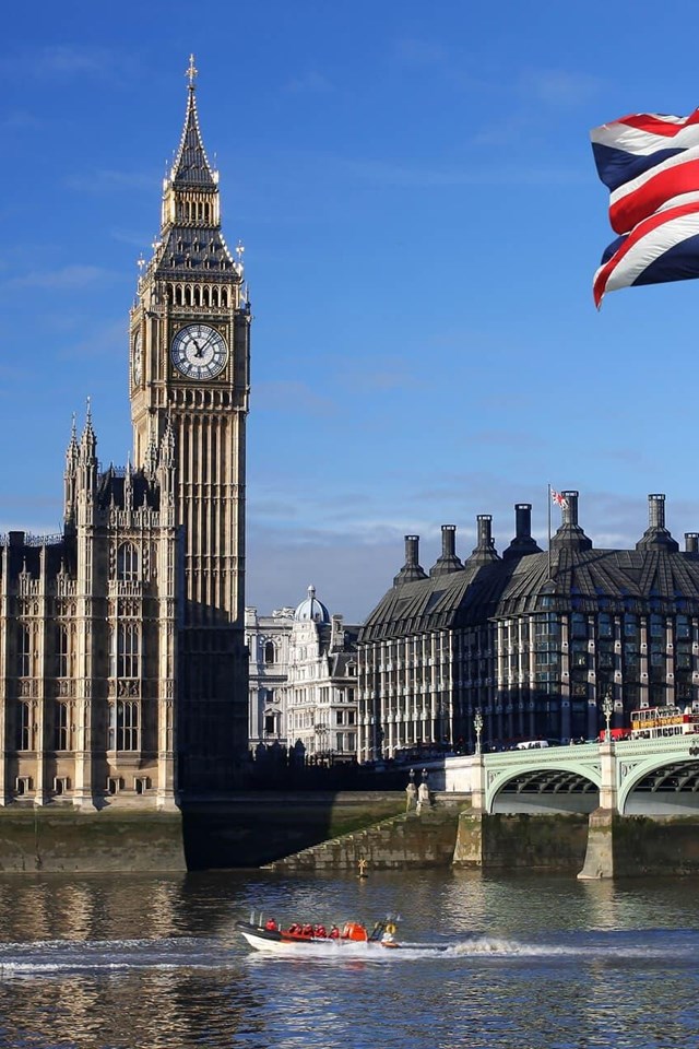 Sign up now for our Spanish for foreigners course